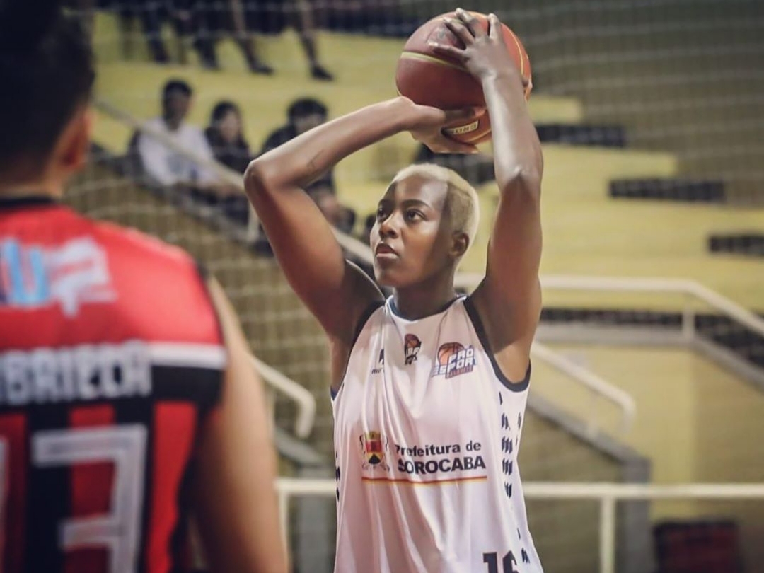 Essa é a segunda convocação da Maria Carolina, pivô de 1.90m